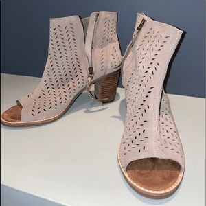 Women’s TOMS suede heels